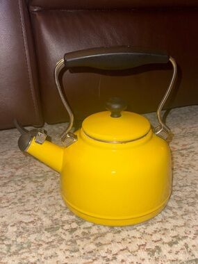 Vintage Chantal Yellow Stovetop Tea Kettle - Bright Enamel Finish